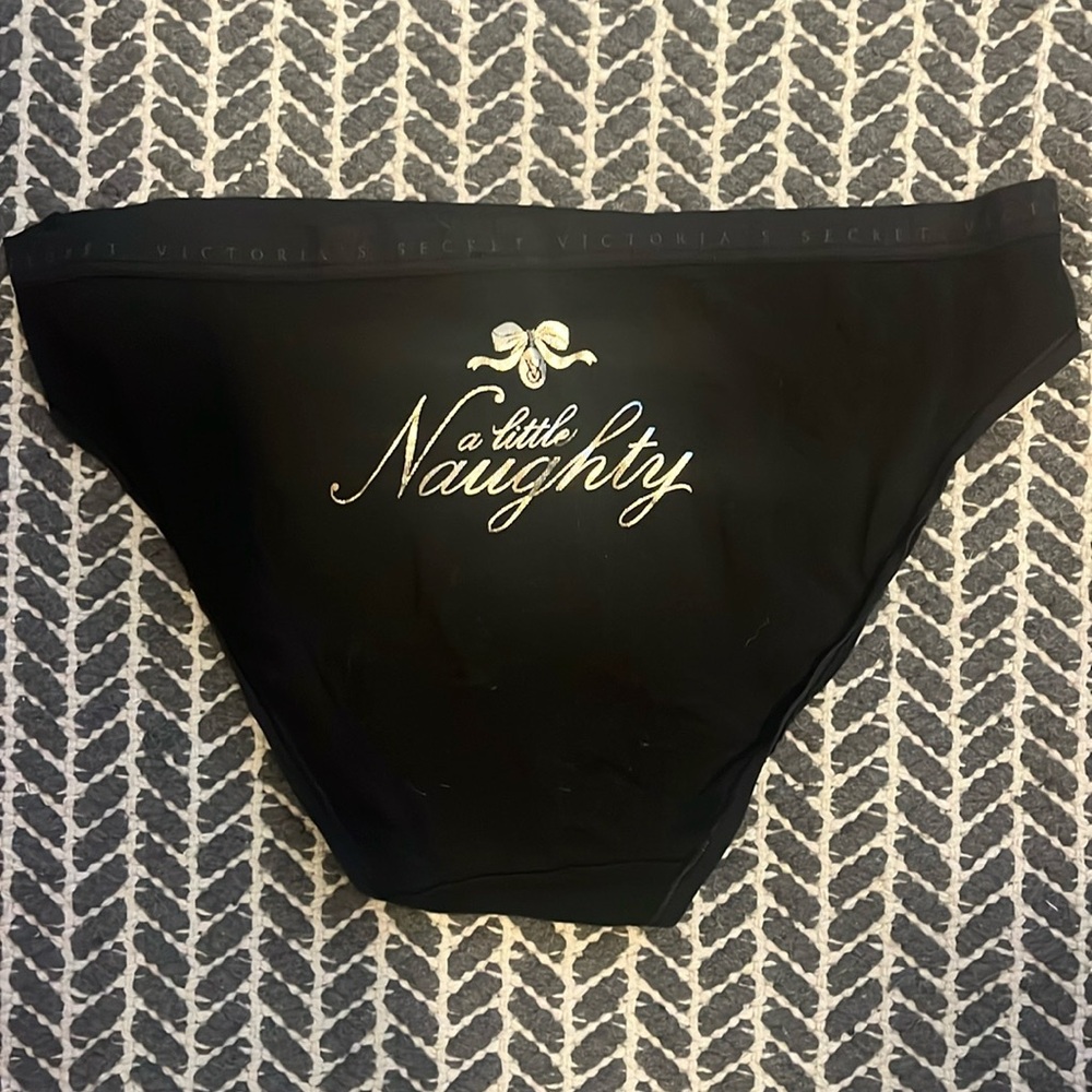 NEW NEVER WORN Victoria’s Secret Cotton Bikini Panties size M